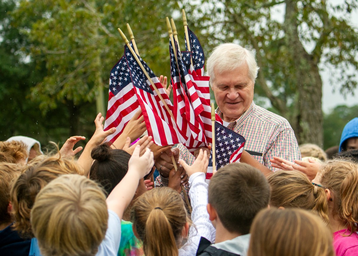 Thank You for Your Service: 8 Ways to Honor Veterans this Memorial Day